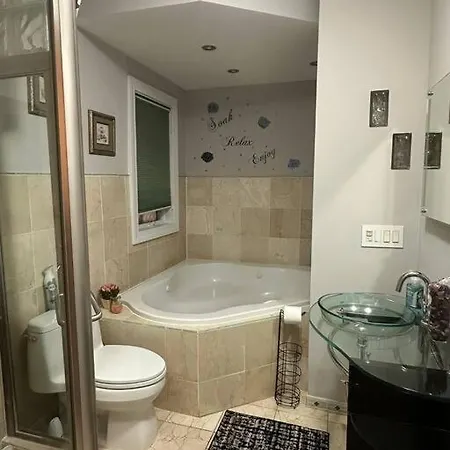 Spacious And Cozy- Near T-Station-Quiet Neighborhood! Malden Exterior photo